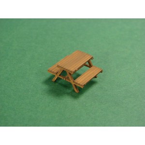 GARDEN BENCH